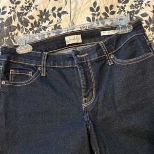 MID RISE STRAIGHT LEG JEANS